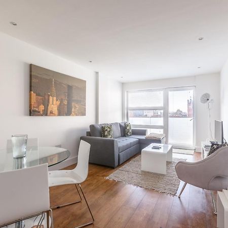 Luxury 2-Bed Flat Parking And Close To The Tube Londra Exterior foto