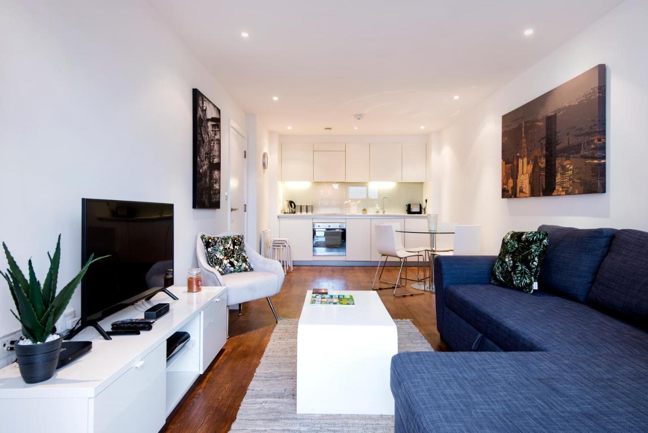 Luxury 2-Bed Flat Parking And Close To The Tube Londra Exterior foto