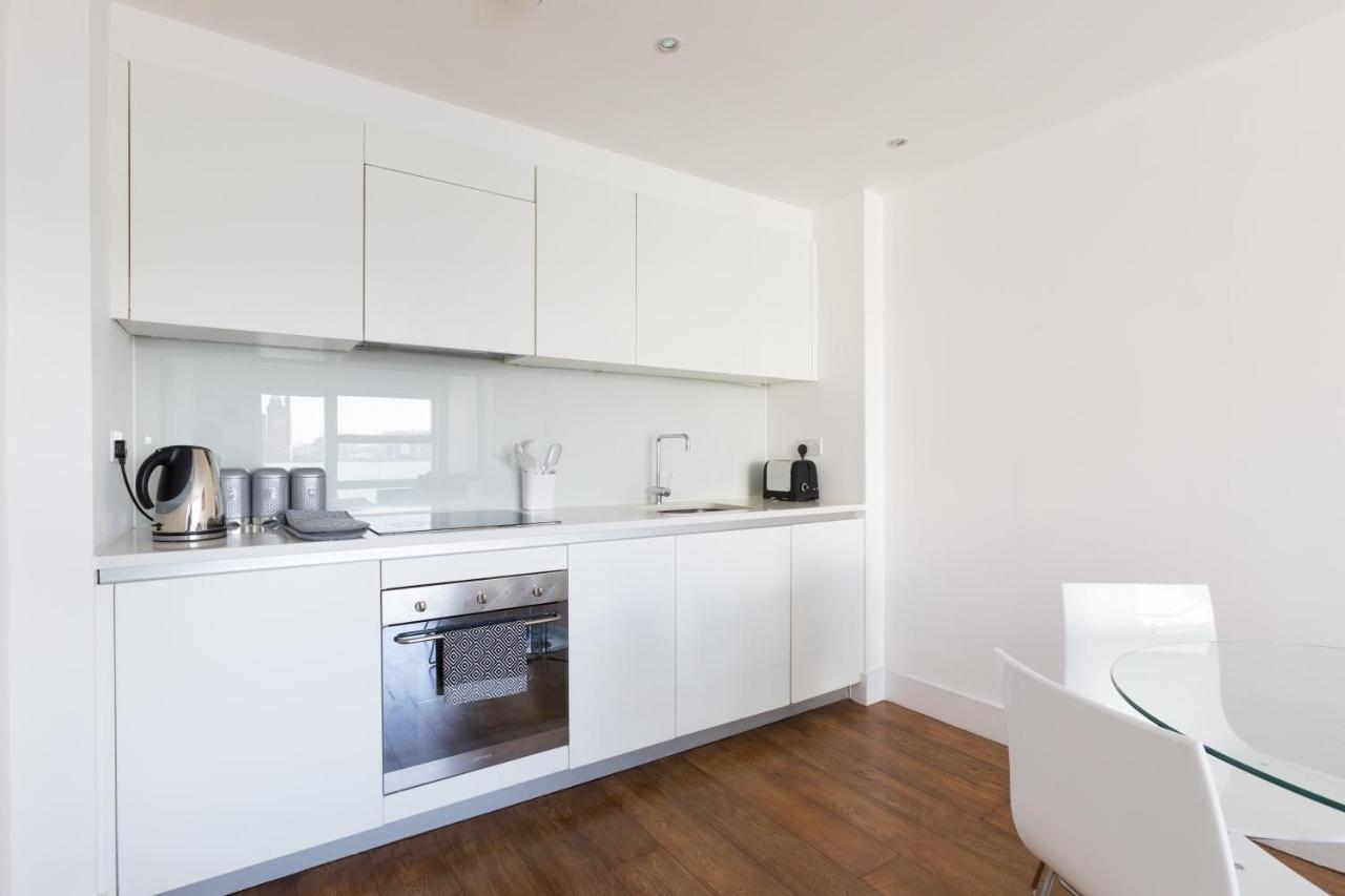 Luxury 2-Bed Flat Parking And Close To The Tube Londra Exterior foto